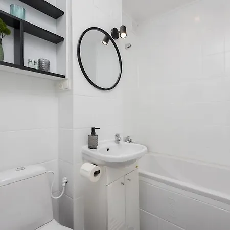 Specious Center With Park View Апартаменты Варшава