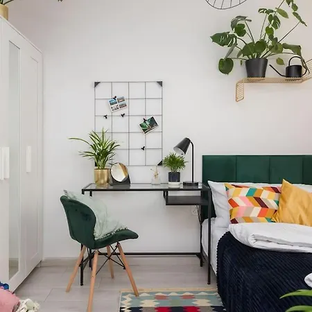 Specious Center With Park View * Varsovie