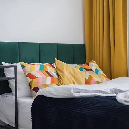 Specious Center With Park View Warszawa